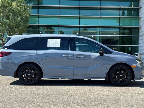 Certified 2023 Honda Odyssey Sport image 3