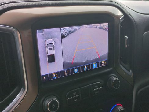 Used 2020 Chevrolet Silverado 1500 High Country w/ Technology Package AWD/4WD image 16