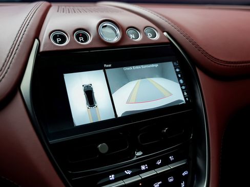 Used 2021 Aston Martin DBX image 50