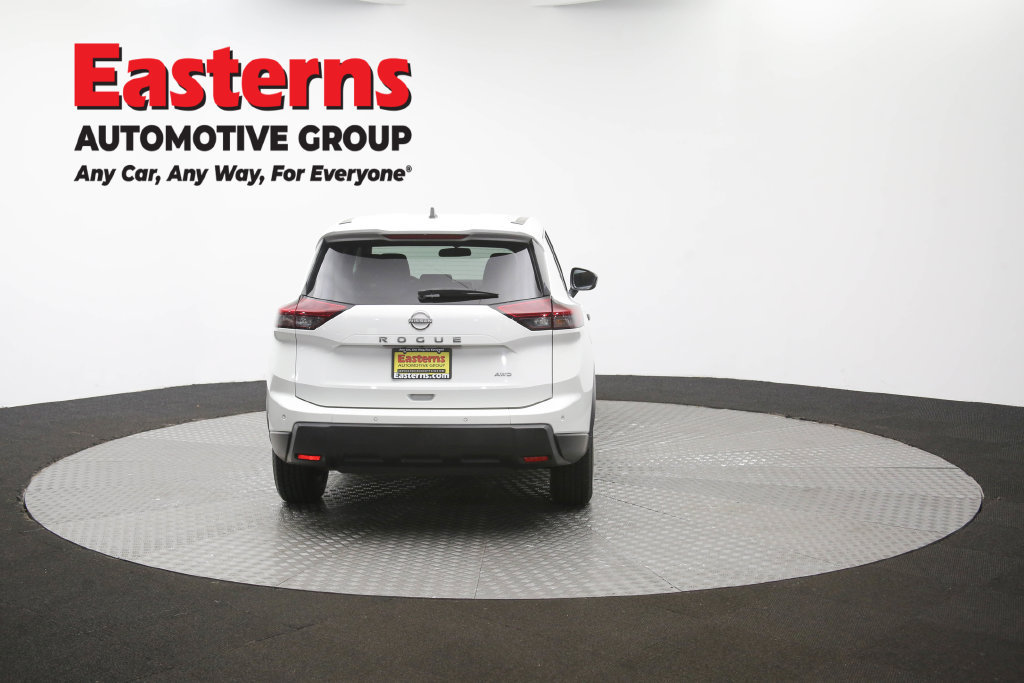 Used 2024 Nissan Rogue S AWD/4WD image 35