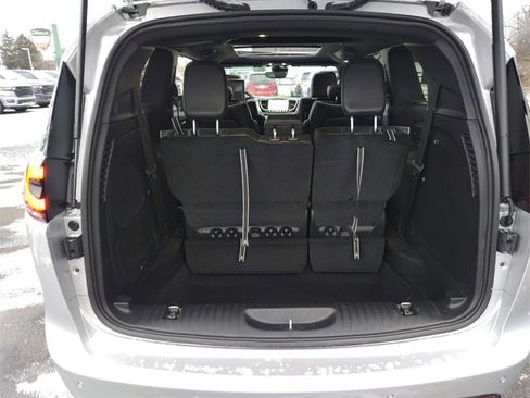 New 2026 Chrysler Pacifica Limited w/ Uconnect Theater Family Group image 37