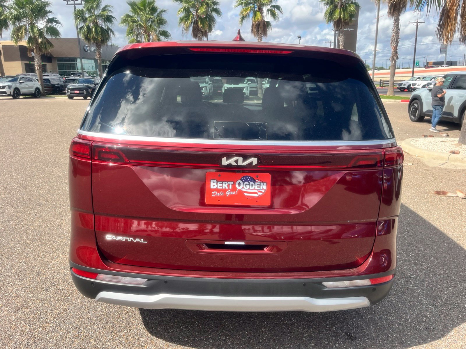 Used 2024 Kia Carnival LX FWD image 5