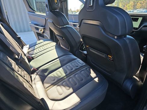 Used 2022 Rivian R1T Launch Edition image 14