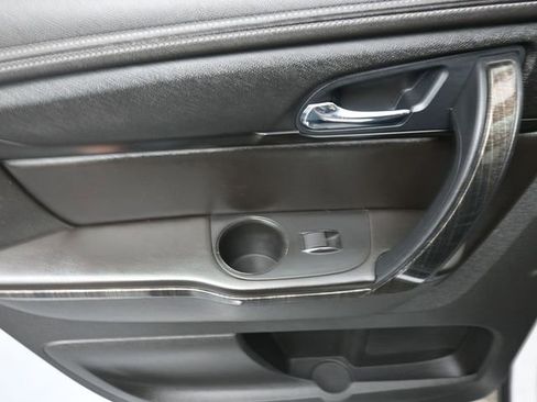 Used 2017 GMC Acadia Limited SLT image 19