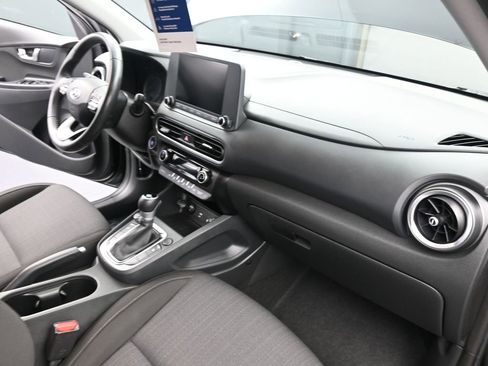 Certified 2022 Hyundai Kona SEL w/ Convenience Package image 17