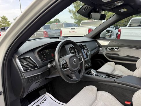 Used 2022 Volvo XC90 T8 Inscription w/ Advanced Package AWD/4WD image 6