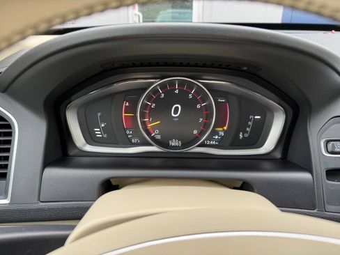 Used 2015 Volvo XC60 T6 w/ Proximity Package AWD/4WD image 22