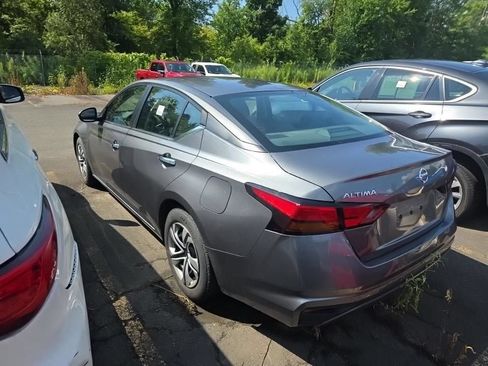 Used 2022 Nissan Altima 2.5 S FWD image 7