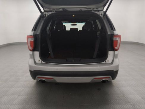 Used 2017 Ford Explorer Limited image 29