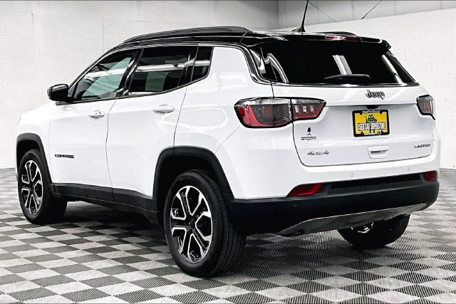 Used 2024 Jeep Compass Limited AWD/4WD image 2