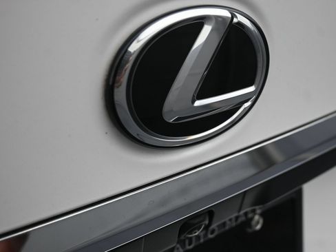 Used 2023 Lexus ES 250 w/ Premium Package AWD/4WD image 8