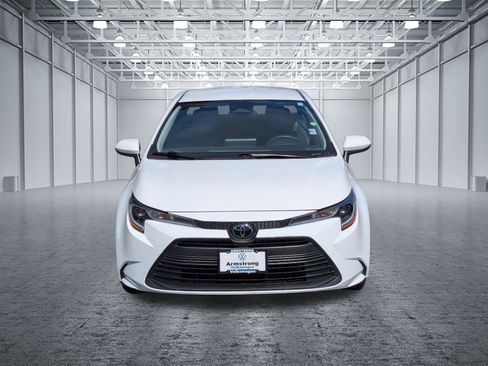 Used 2025 Toyota Corolla LE FWD image 8
