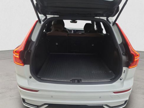 Used 2023 Volvo XC60 B5 Plus w/ Climate Package image 19