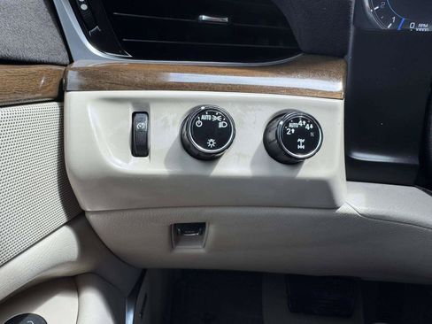 Used 2020 Cadillac Escalade Premium Luxury AWD/4WD image 23