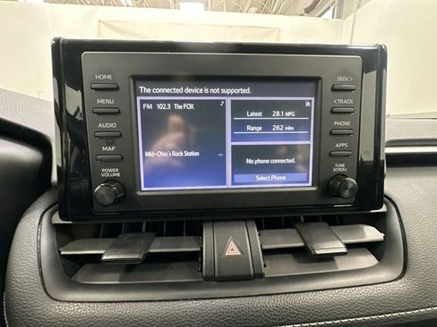 Used 2019 Toyota RAV4 LE w/ Carpet Mat Package FWD image 13