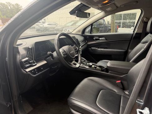 Certified 2025 Kia Sportage EX AWD/4WD image 12