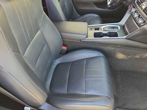 Used 2018 Honda Accord Touring image 18