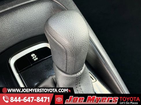 Used 2025 Toyota Corolla LE image 21