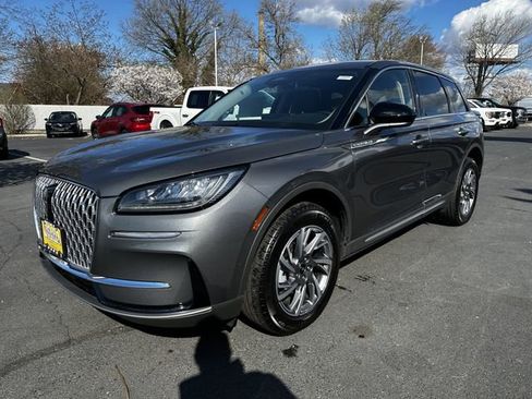 Used 2025 Lincoln Corsair AWD image 9