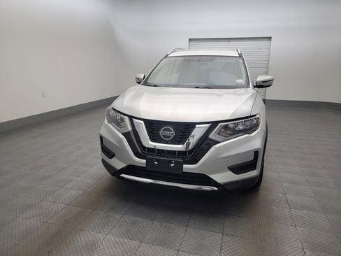 Used 2018 Nissan Rogue SV FWD image 15