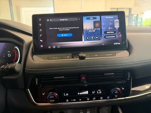 Used 2026 Nissan Rogue SL FWD image 23