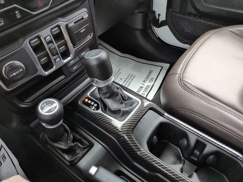 Used 2021 Jeep Gladiator Sport AWD/4WD image 24