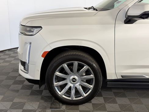 Used 2024 Cadillac Escalade Premium Luxury Platinum image 9