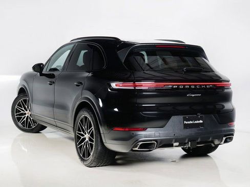 Used 2025 Porsche Cayenne image 3