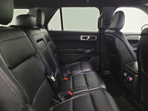 Used 2020 Ford Explorer XLT w/ Equipment Group 202A AWD/4WD image 19