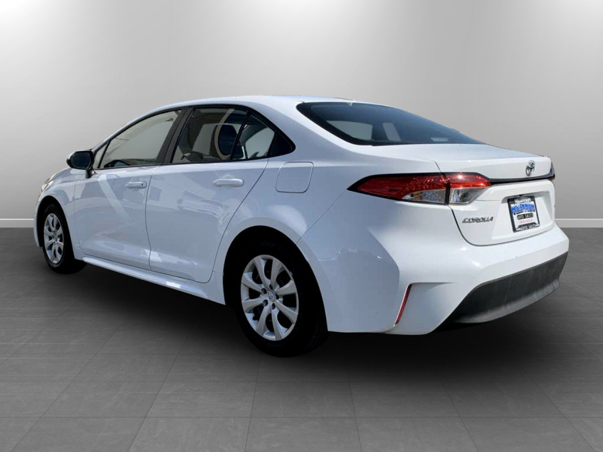 Used 2025 Toyota Corolla LE FWD image 5