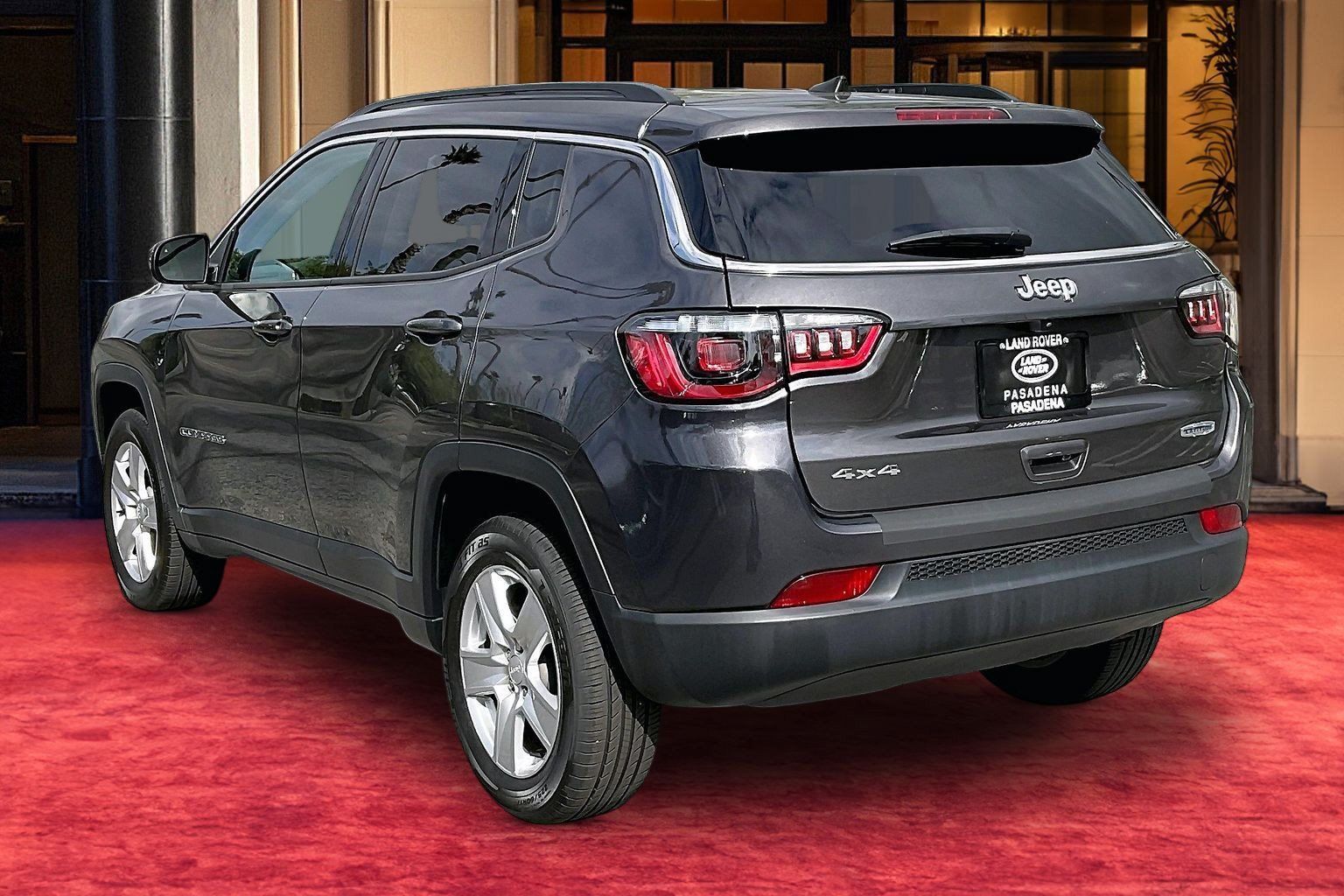 Used 2022 Jeep Compass Latitude AWD/4WD image 11