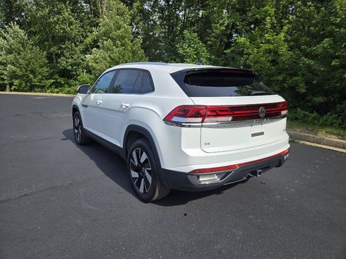 Used 2024 Volkswagen Atlas Cross Sport SE AWD/4WD image 6