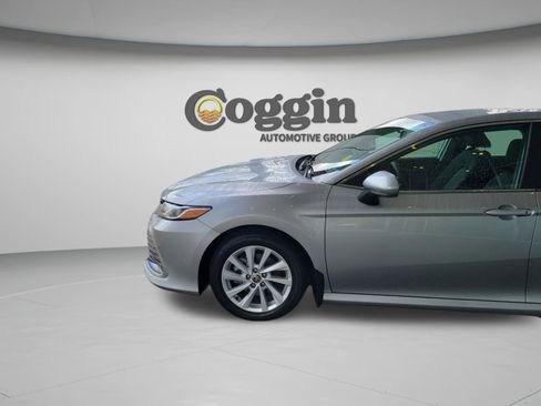 Used 2023 Toyota Camry LE image 3