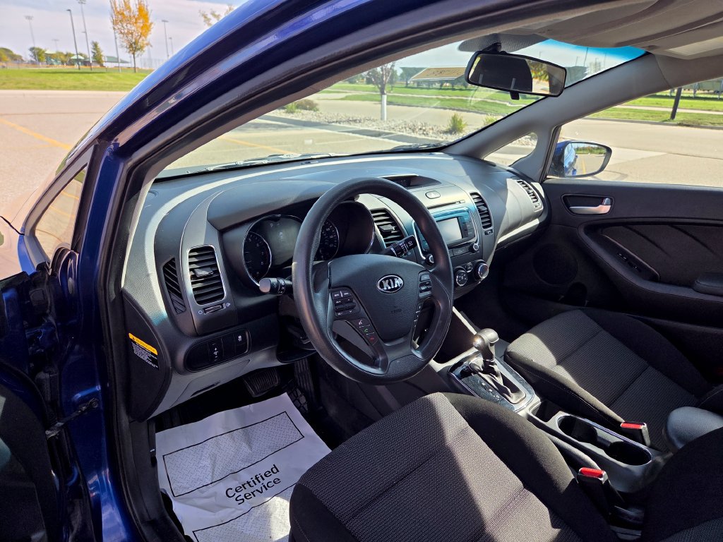 Used 2018 Kia Forte LX w/ LX Rear Camera Package FWD image 9