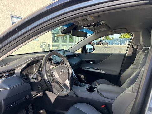 Used 2021 Toyota Venza XLE w/ Softex Package AWD/4WD image 7