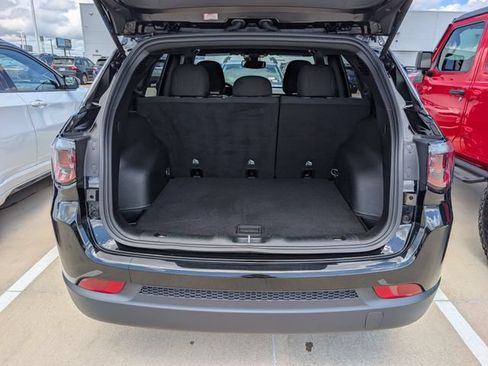 Used 2025 Jeep Compass Sport AWD/4WD image 28