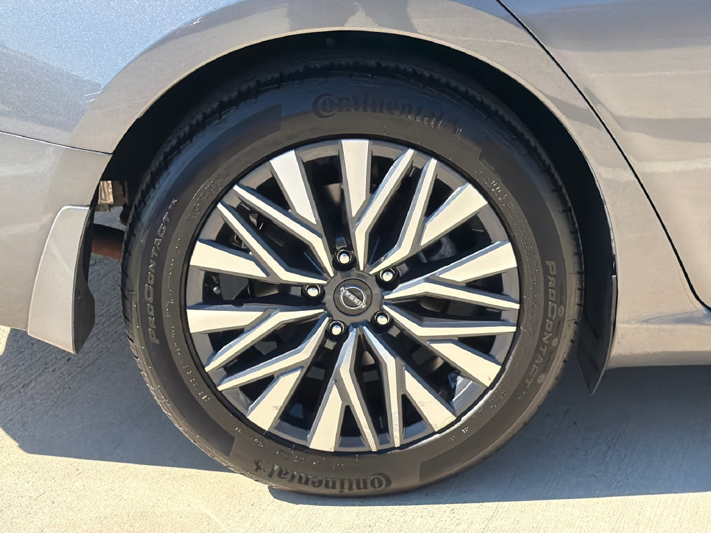 Used 2024 Nissan Altima 2.5 SV FWD image 7