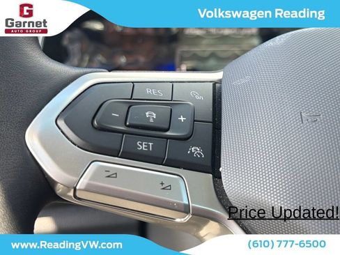 Certified 2023 Volkswagen Jetta SE FWD image 32
