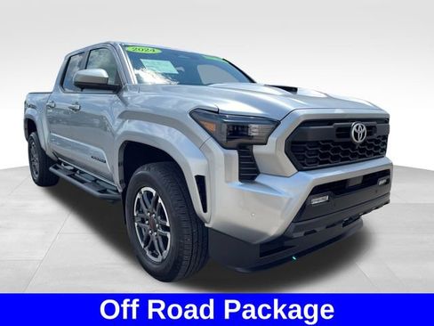 Used 2024 Toyota Tacoma TRD Sport w/ TRD Sport Premium Package AWD/4WD image 7