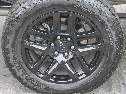 Used 2024 Chevrolet Silverado 1500 LT Trail Boss w/ Convenience Package II image 13