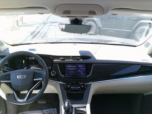 Used 2021 Cadillac XT6 Premium Luxury AWD/4WD image 21