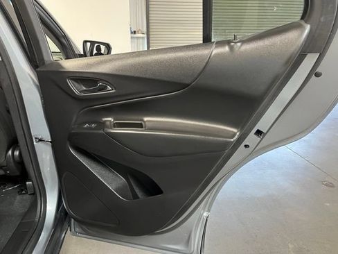 Used 2024 Chevrolet Equinox LT FWD image 15