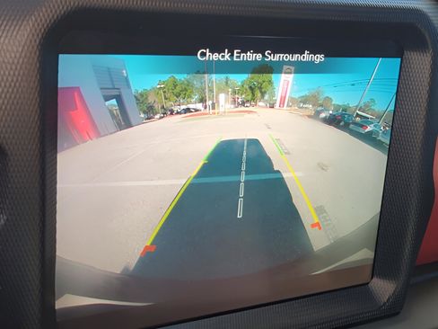 Used 2023 Jeep Wrangler Unlimited Rubicon w/ Cold Weather Group image 18