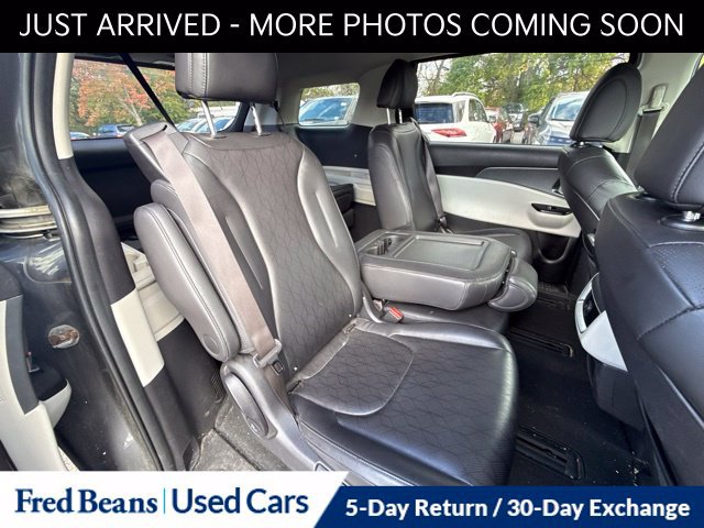 Used 2024 Kia Carnival LX FWD image 12