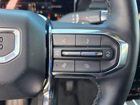 Certified 2025 GMC Acadia Elevation image 25