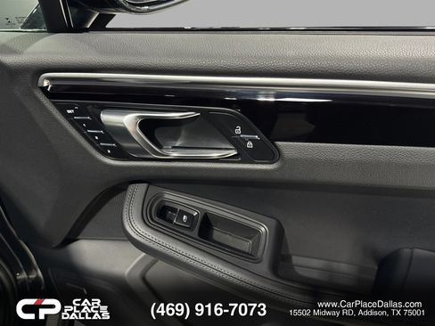 Used 2022 Porsche Macan w/ Premium Package Plus AWD/4WD image 24