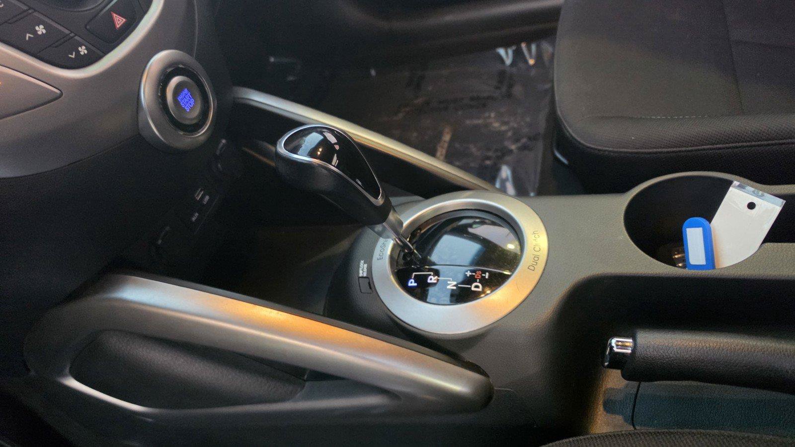 Used 2017 Hyundai Veloster Value Edition FWD image 20