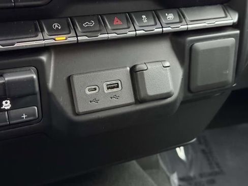 Used 2021 Chevrolet Silverado 1500 LT image 29