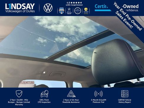 Certified 2022 Volkswagen Taos SEL w/ Panoramic Sunroof Package image 12
