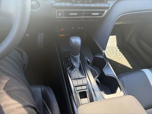 Used 2025 Toyota Camry SE w/ Multimedia Upgrade Package FWD image 7